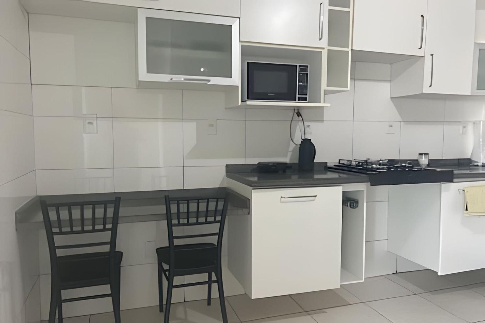 Prox A Orla, 14 Pessoas, Ar Condicionado E Garagem