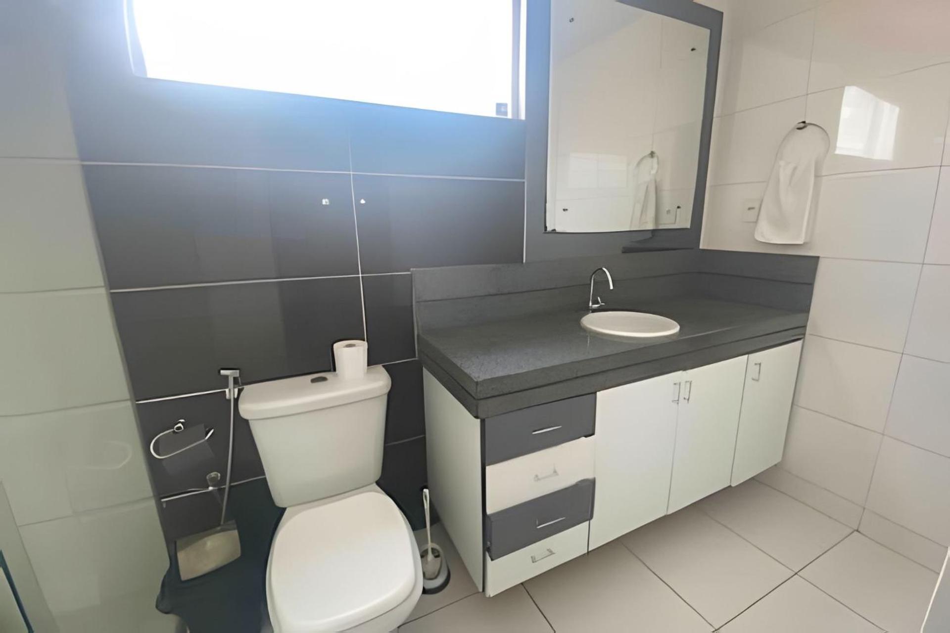 Prox A Orla, 14 Pessoas, Ar Condicionado E Garagem *